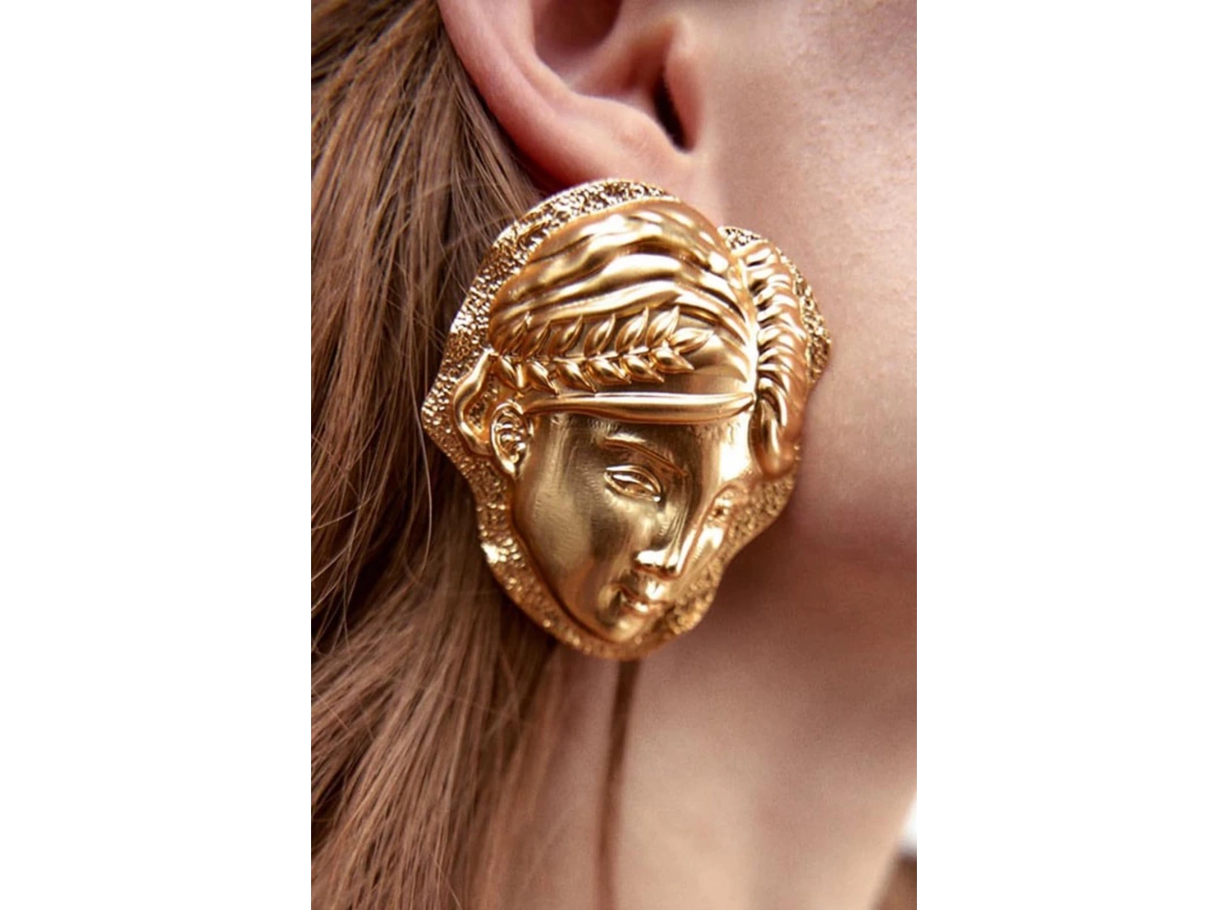 Altın Renk Marka Face Küpe (Çift)