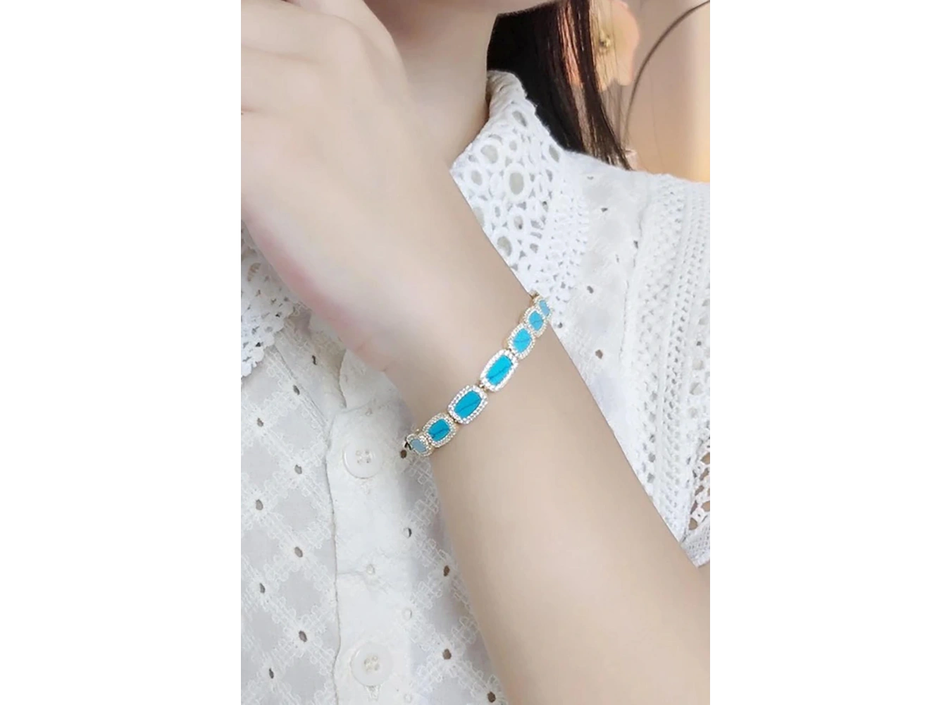 Altın Renk Mavi Taş Detaylı 14K Altın Kaplama VİP Bileklik