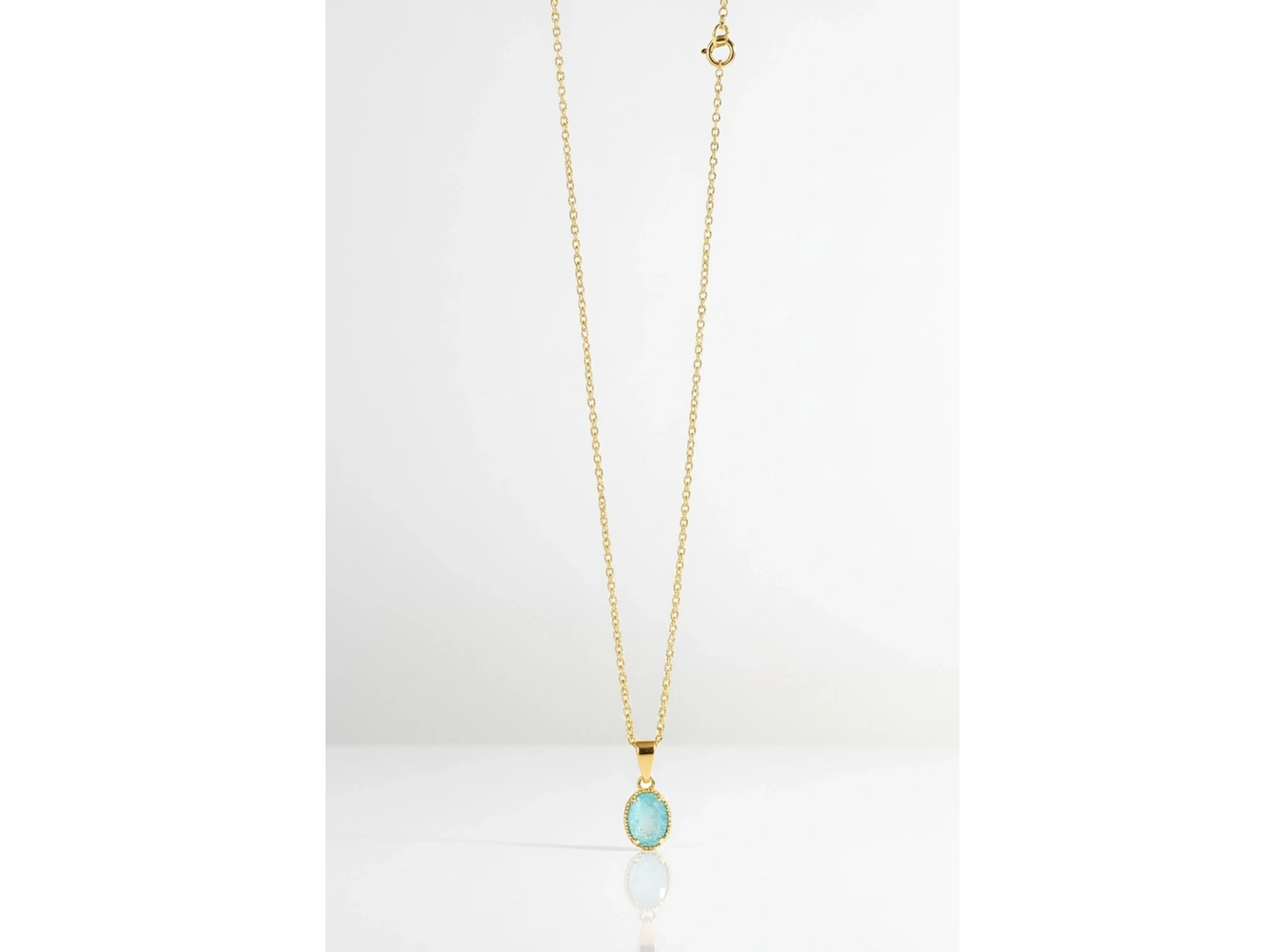 Altın Renk Mavi Taş Detaylı Çelik Kolye