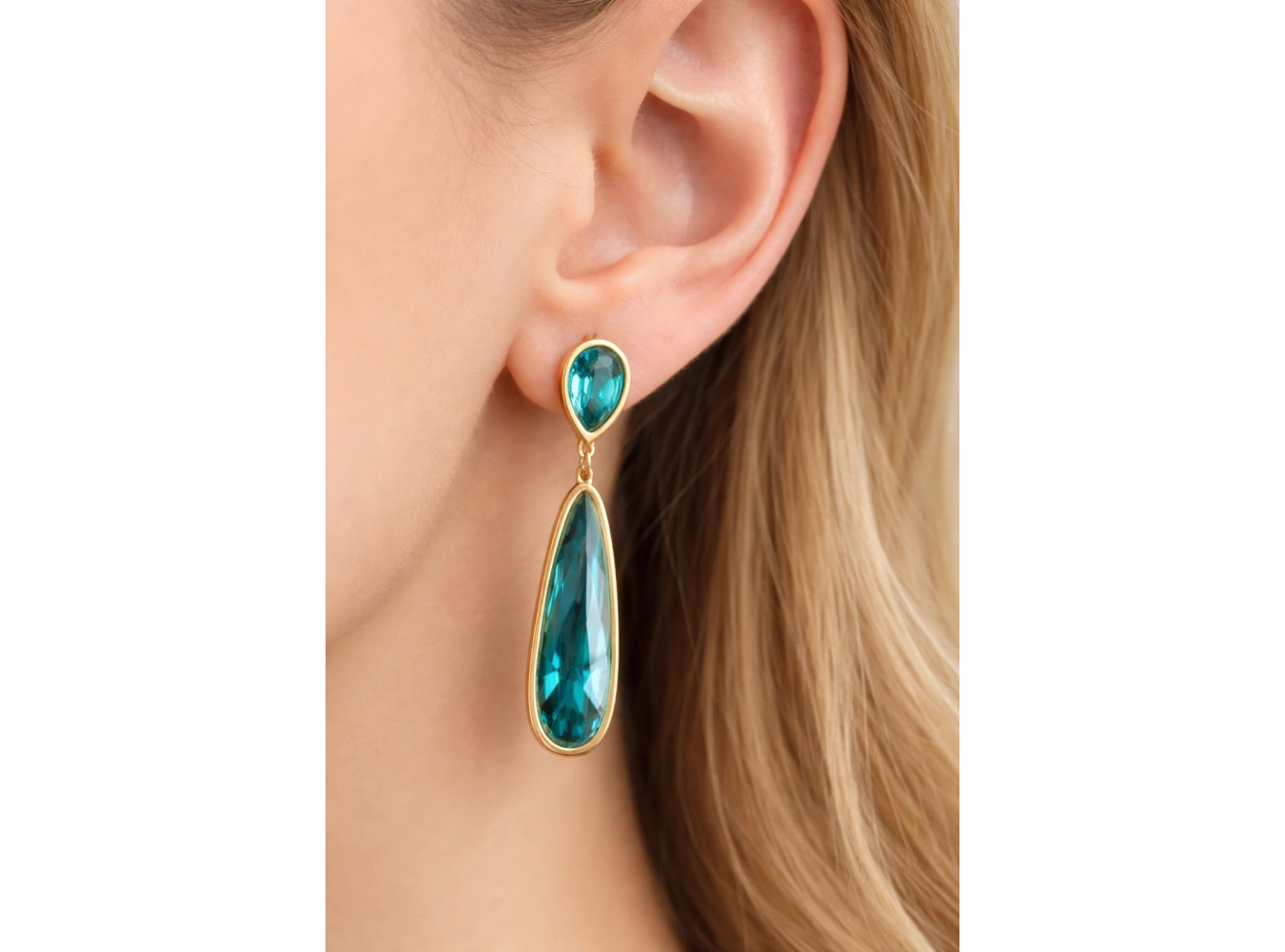 Altın Renk Mavi Taş Detaylı Çelik Küpe (Çift)