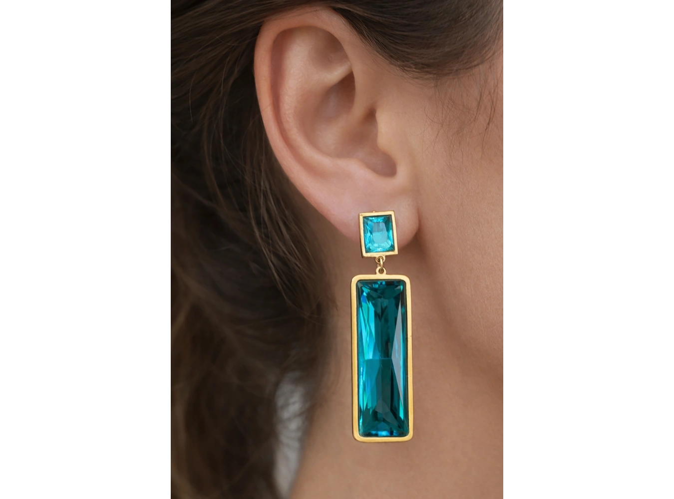 Altın Renk Mavi Taş Detaylı Çelik Küpe (Çift)