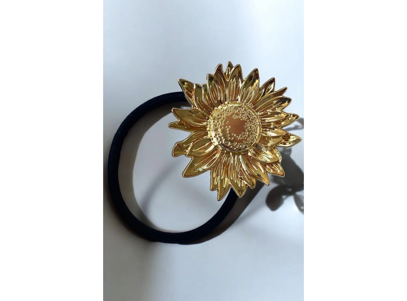 Altın Renk Metal Çiçek Figürlü Lastik Toka