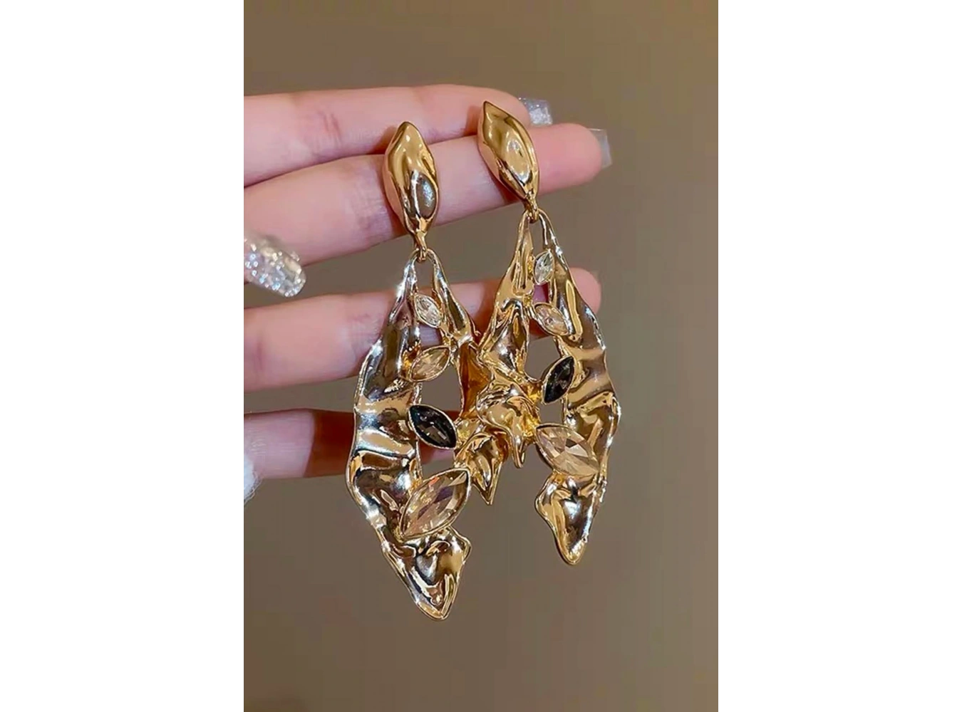 Altın Renk Metal Taşlı Küpe (Çift)