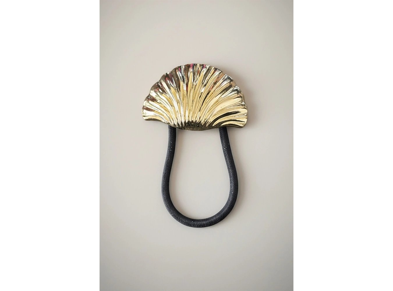 Altın Renk Midye Figürlü Metal Lastik Toka