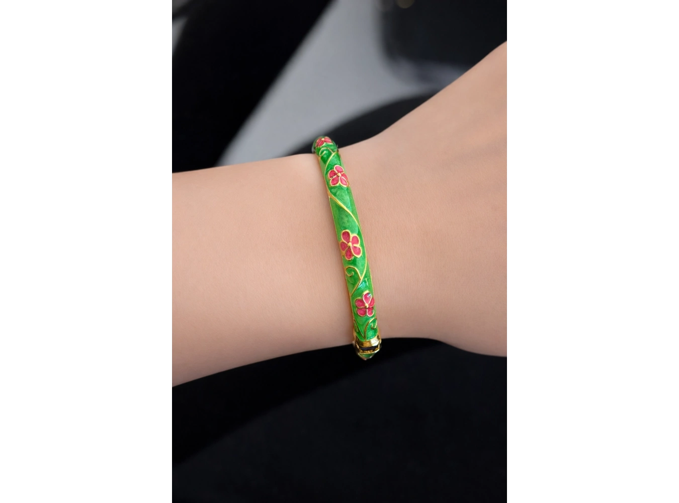 Altın Renk Mineli Kelepçe Bileklik