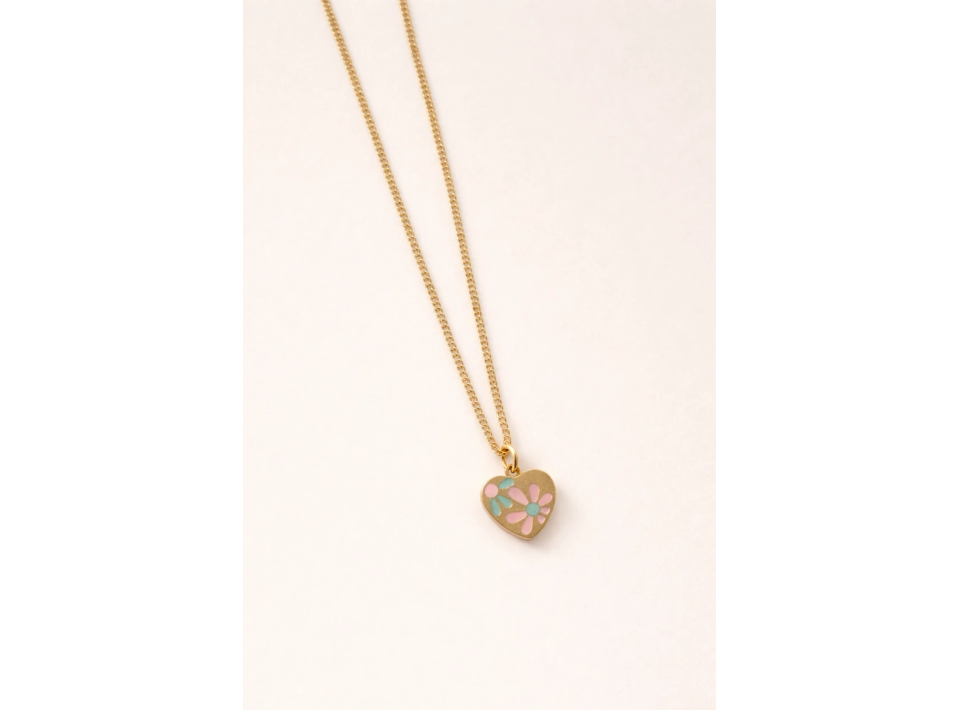 Altın Renk Mini Kalp Figürlü Çelik Kolye