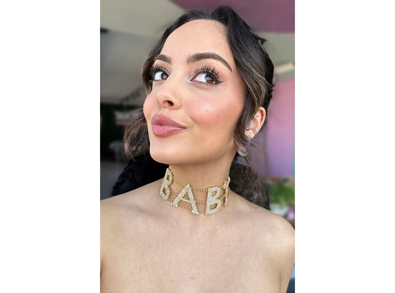 Altın Renk Money Yazılı Taş Detaylı Tasarım Kolye