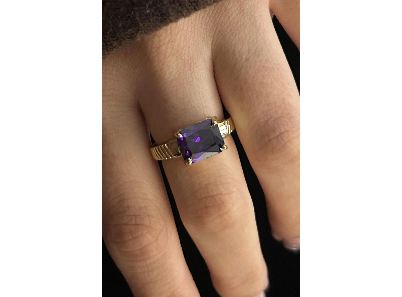 Altın Renk Mor Taş Detaylı Ayarlanabilir Çelik Yüzük