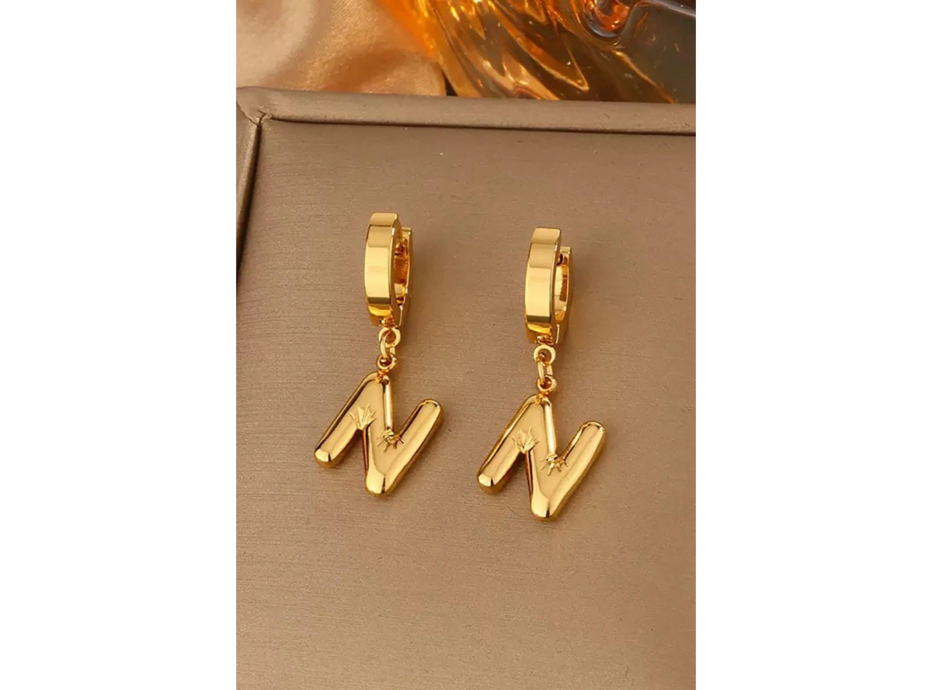 Altın Renk N Harf Çelik Küpe (Çift)