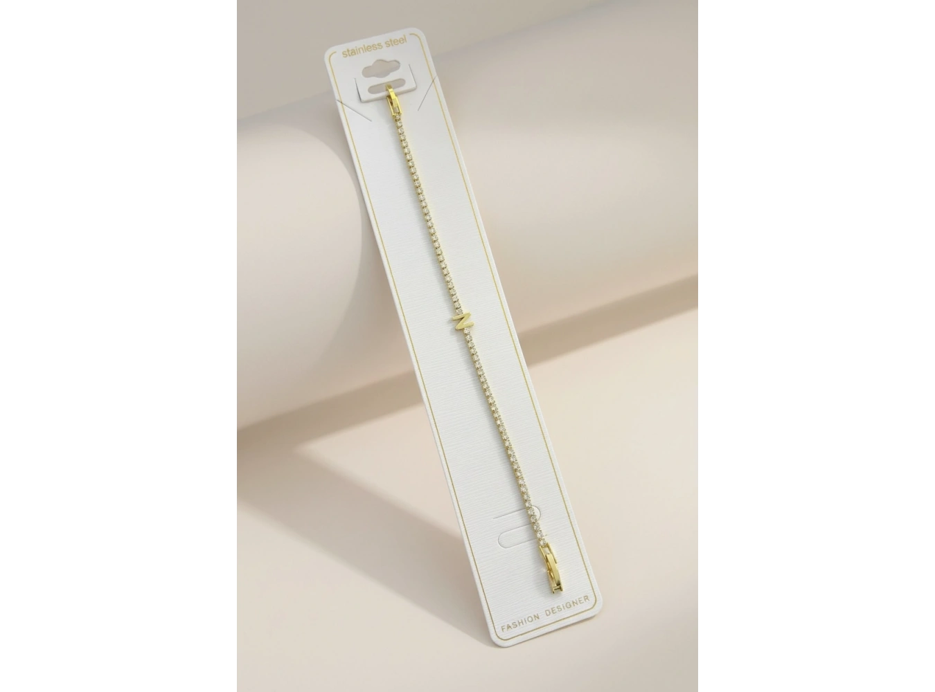 Altın Renk N Harfli Taş Detaylı Çelik Bileklik