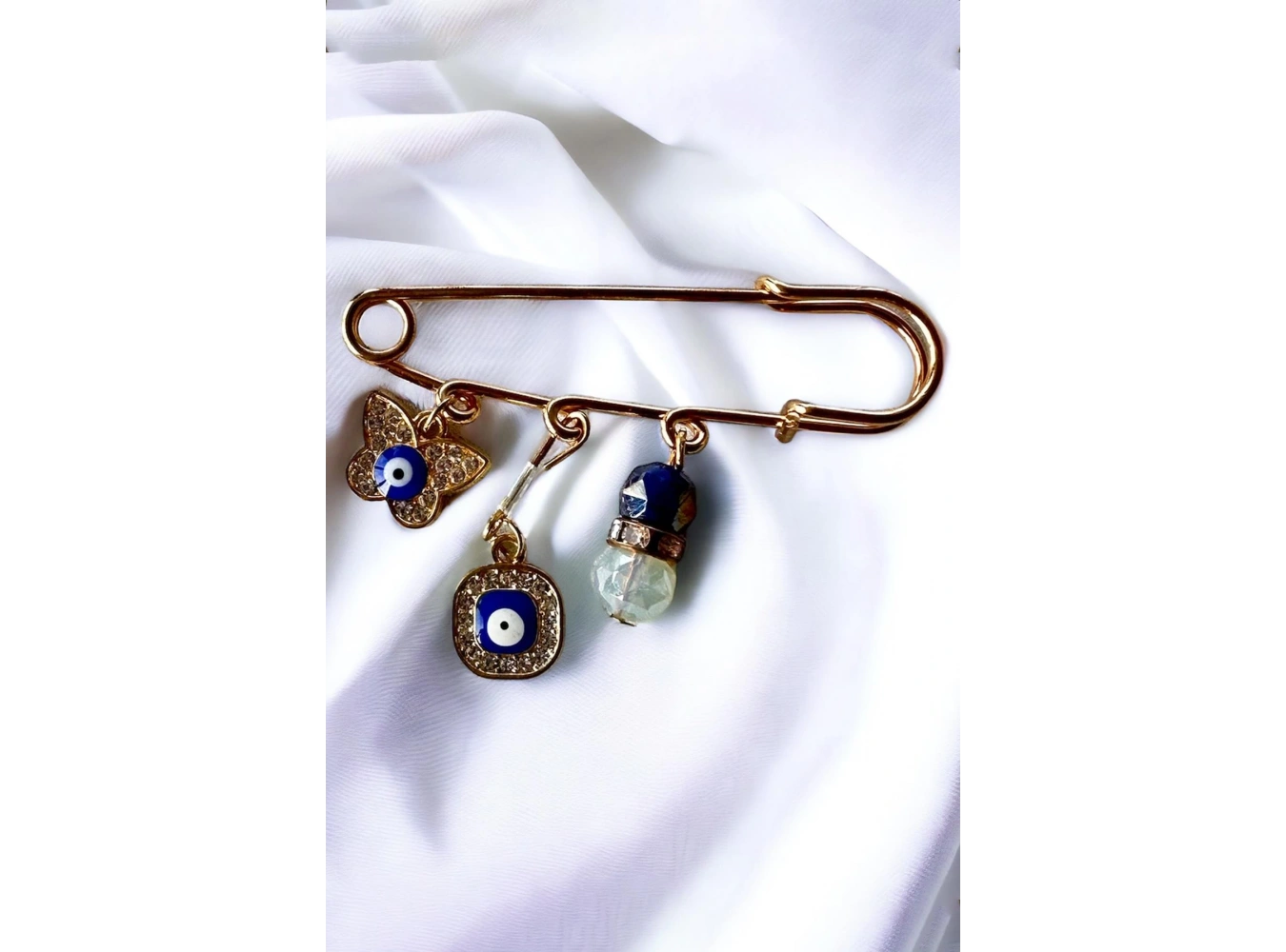 Altın Renk Nazar Boncuk Detaylı Karışık Figürlü Broş