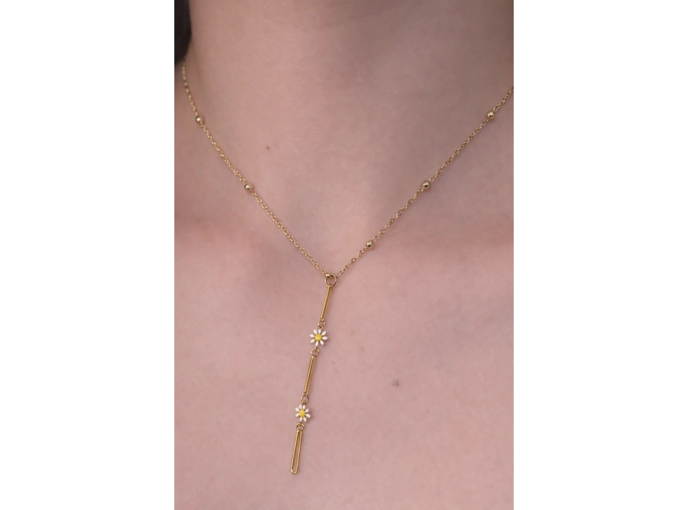 Altın Renk Papatya Figürlü Çelik Y Kolye