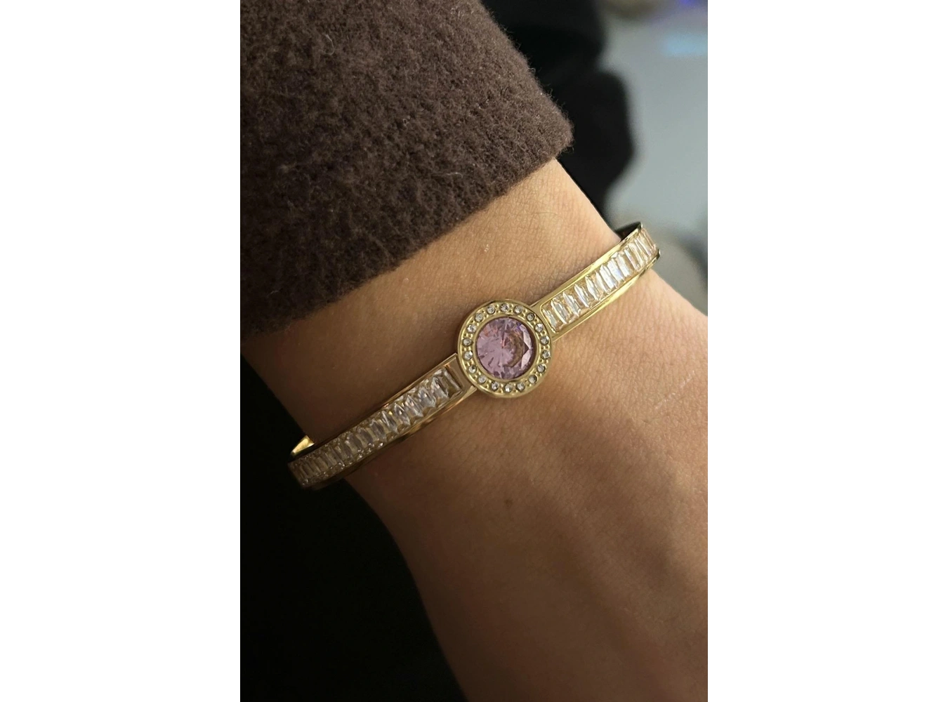 Altın Renk Pembe Taş Detaylı Çelik Kelepçe Bileklik