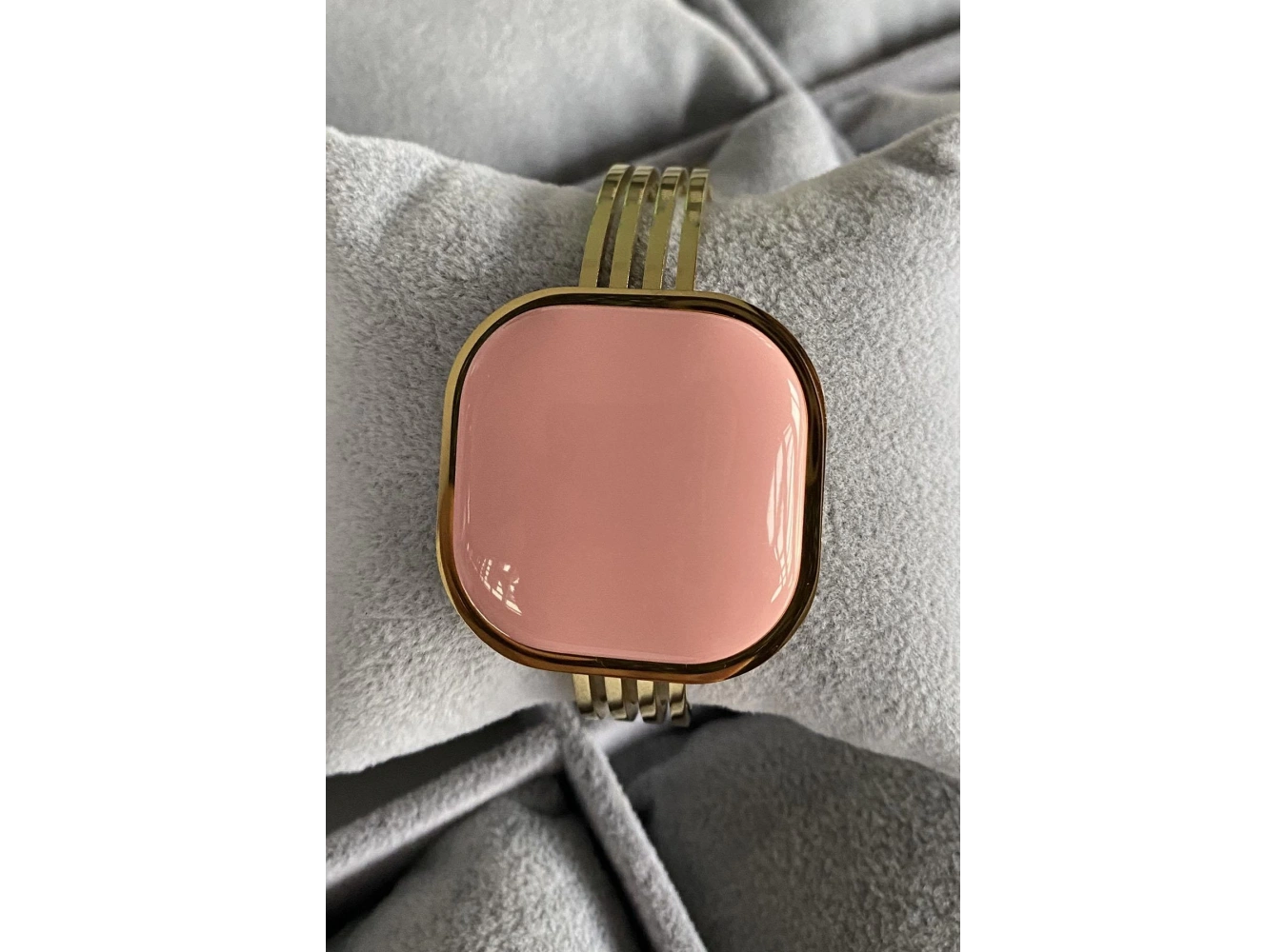 Altın Renk Pembe Taş Detaylı Çelik Kelepçe Bileklik