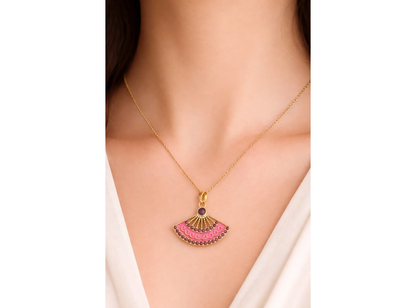 Altın Renk Pembe Yelpaze Figürlü Çelik Kolye
