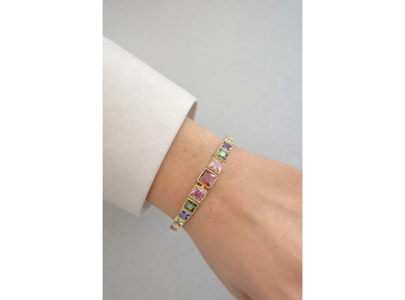 Altın Renk Renkli Taş Detaylı 14K Altın Kaplama CM Bileklik