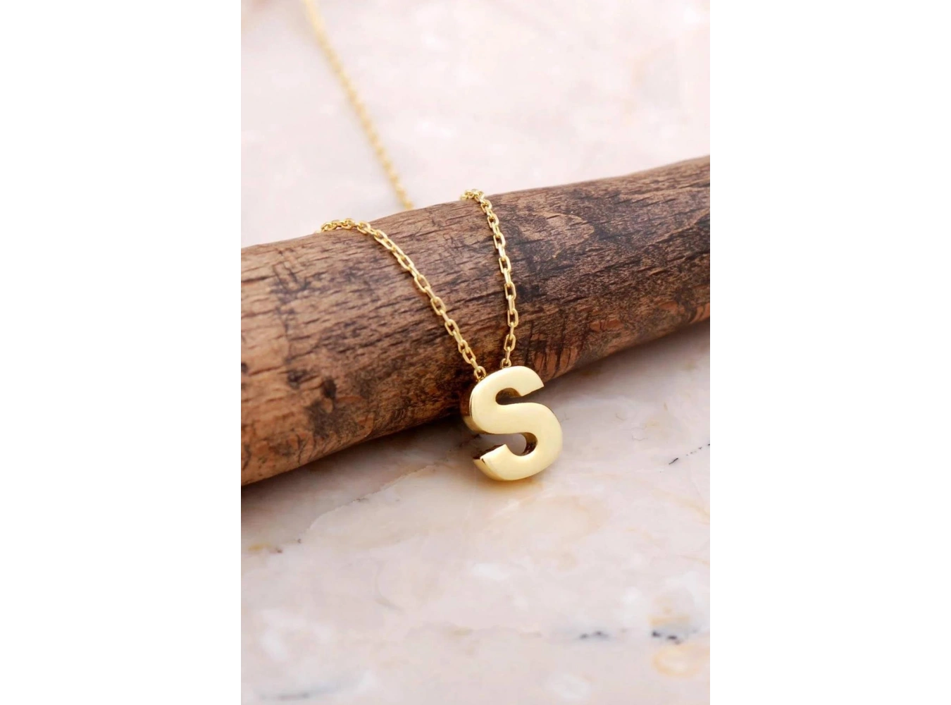 Altın Renk S Harf Çelik Kolye