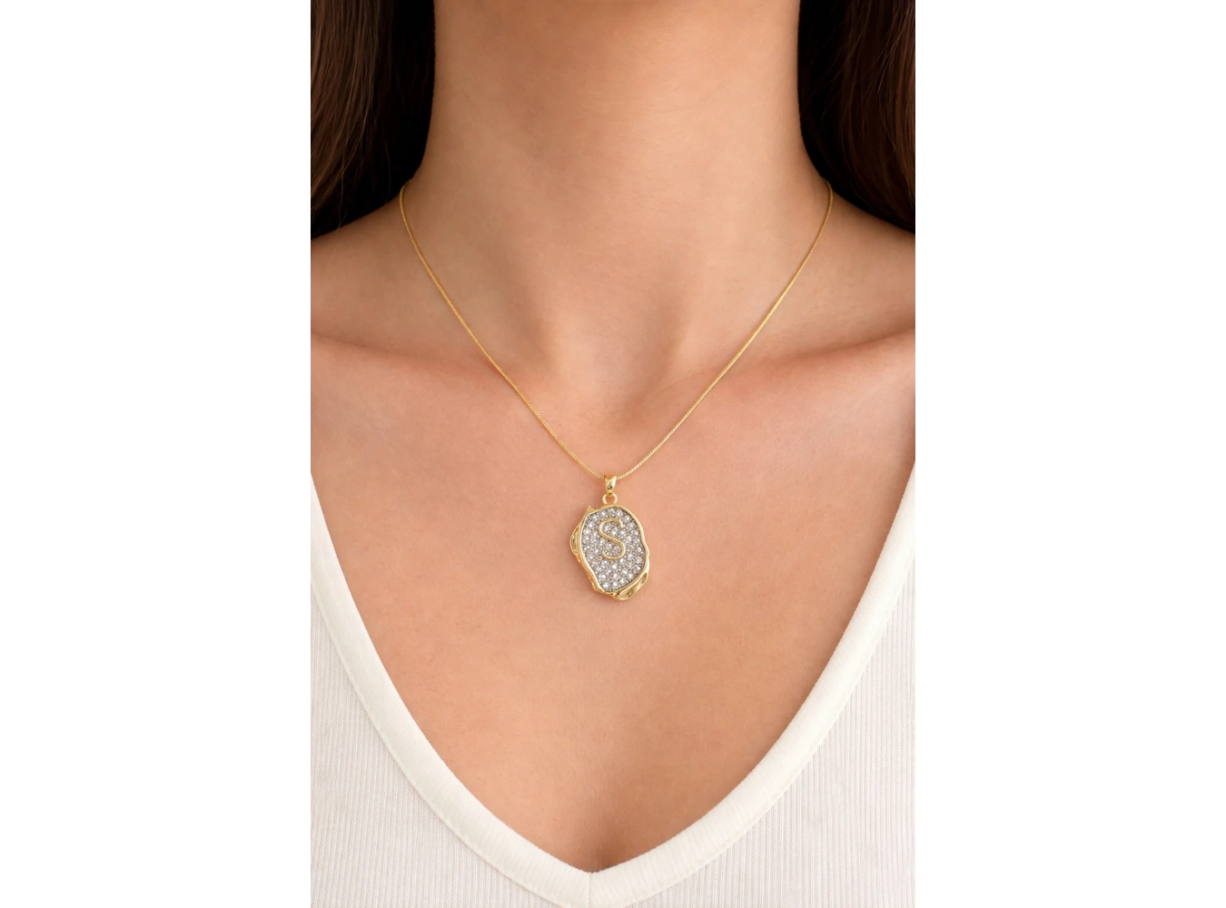 Altın Renk S Harf Taş Detaylı Çelik Kolye