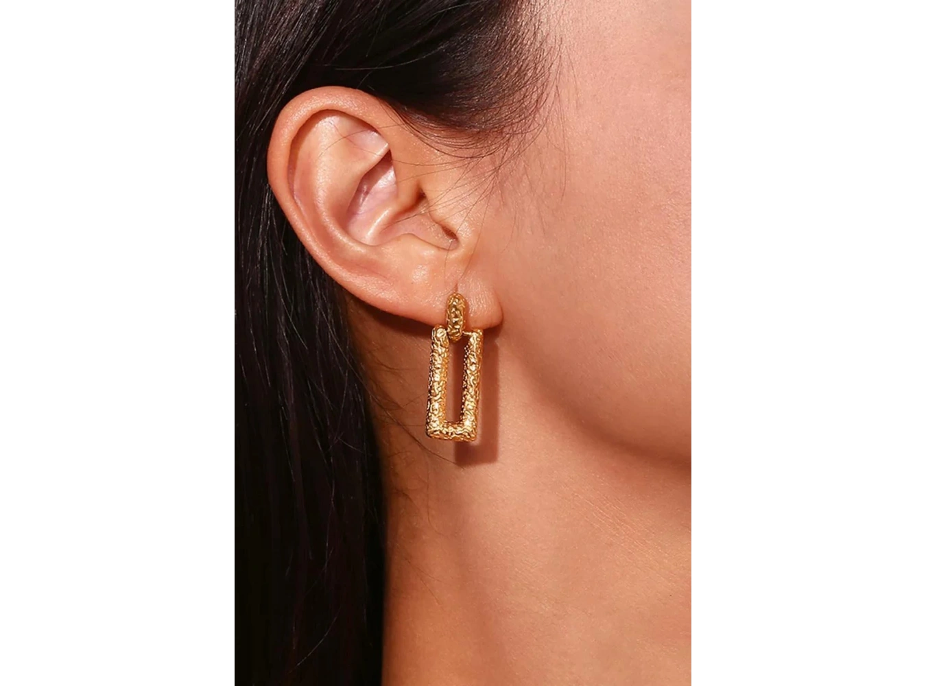 Altın Renk Sallantılı Çelik Küpe (Çift)