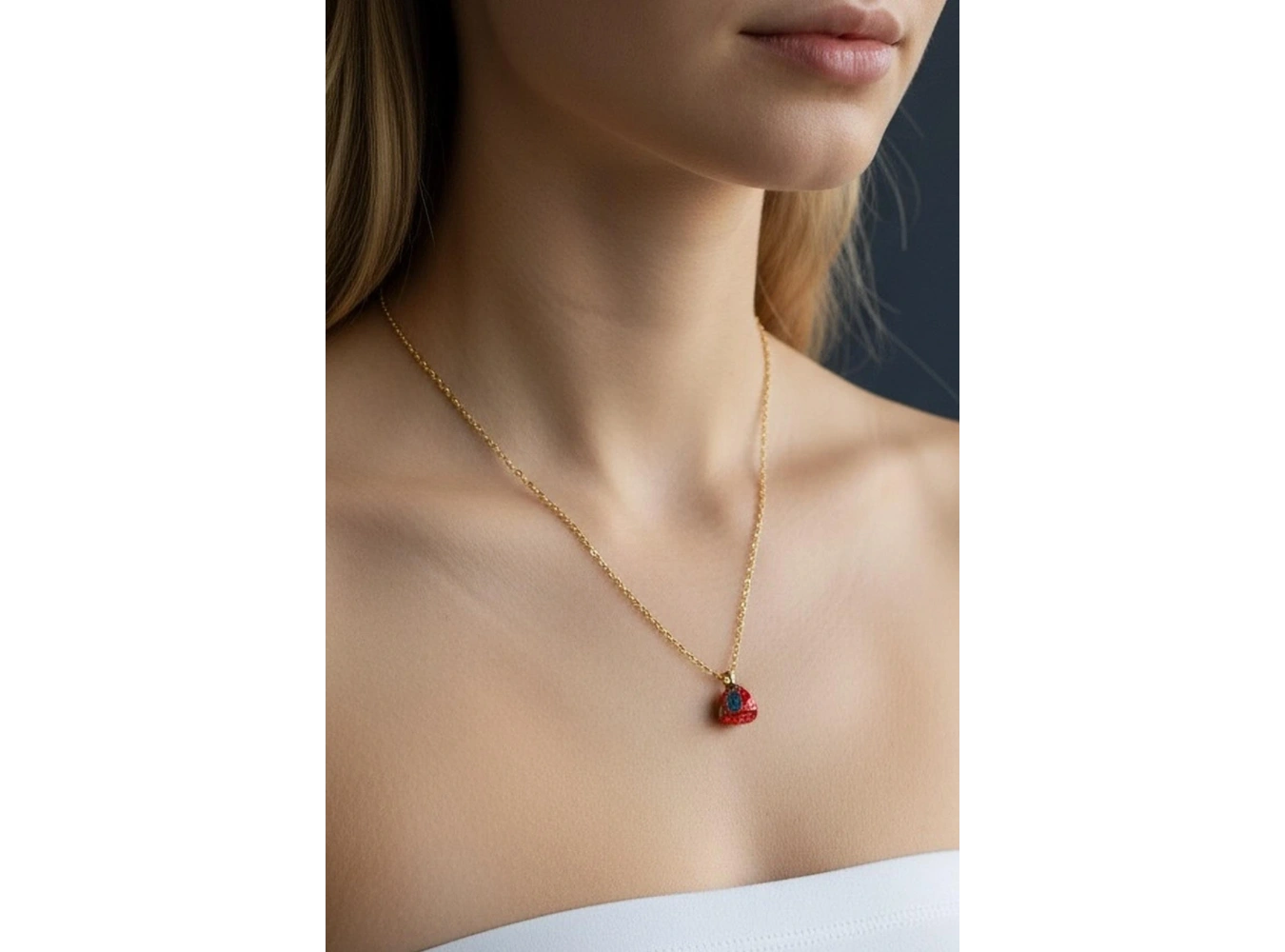 Altın Renk Şans Figürlü Çelik Yılbaşı Kolyesi