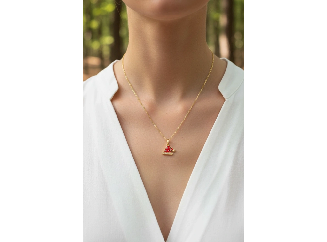 Altın Renk Şapka Figürlü Çelik Yılbaşı Kolyesi