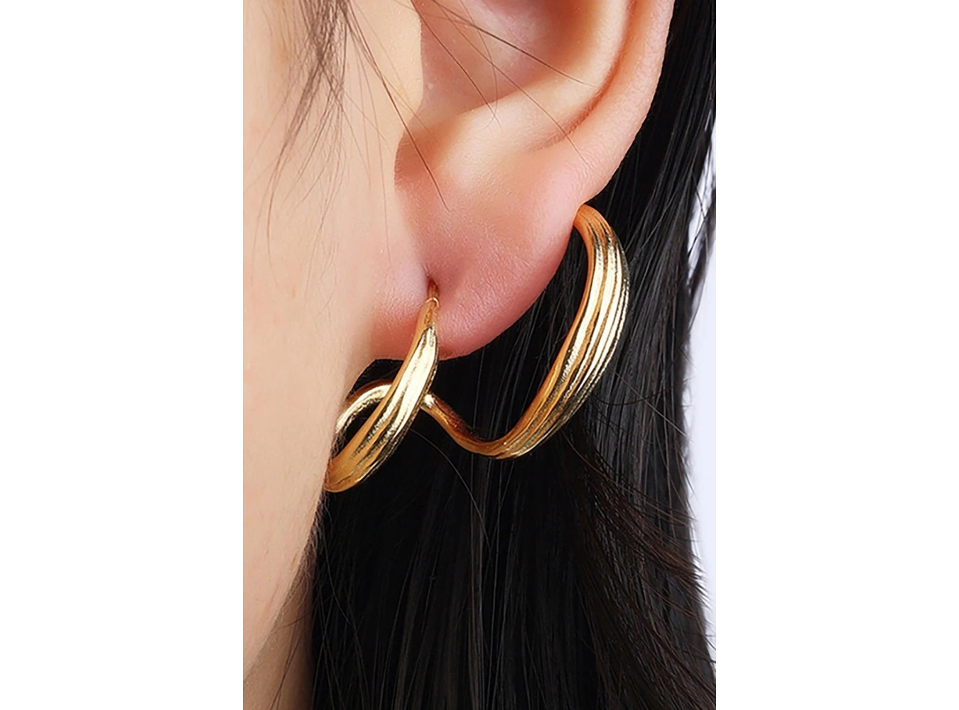 Altın Renk Sarmal Çelik Küpe (Çift)