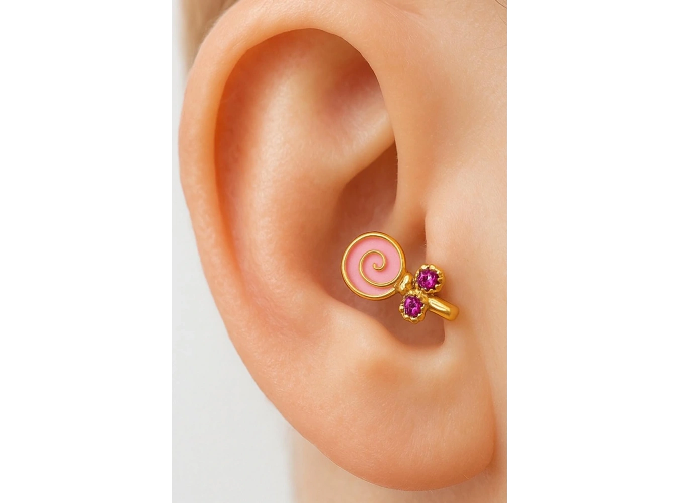 Altın Renk Şeker Figürlü Cerrahi Çelik Tragus/Kıkırdak Küpe/Piercing (Tek)