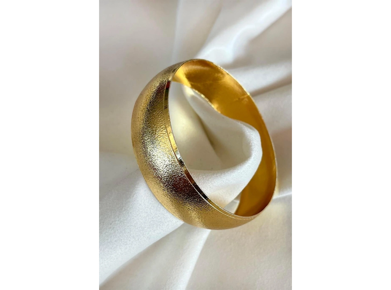 Altın Renk Simli Bilezik Kalın Kenarlı(20MM)