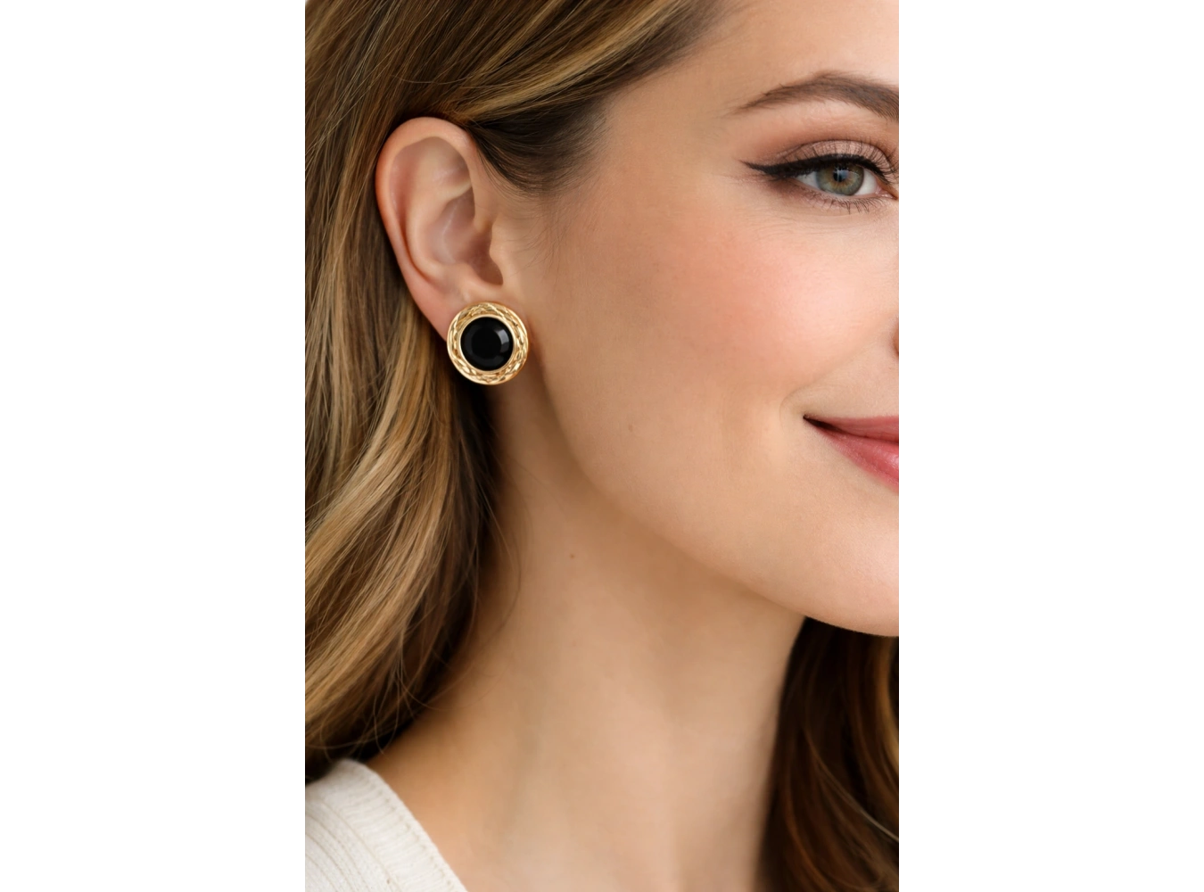 Altın Renk Siyah Mineli Küpe (Çift)