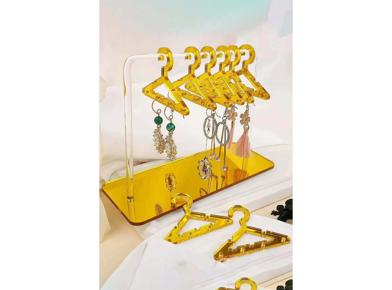 Altın Renk Takı Organizeri / Standı