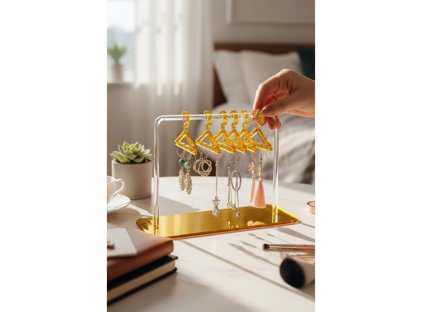 Altın Renk Takı Organizeri / Standı