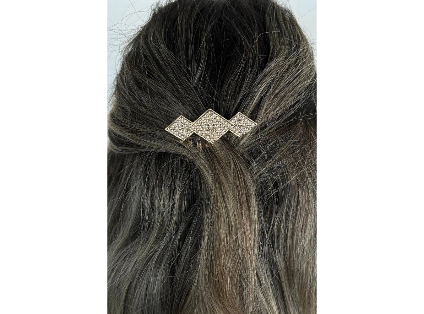 Altın Renk Taraklı Taş Detaylı Topuz Tokası