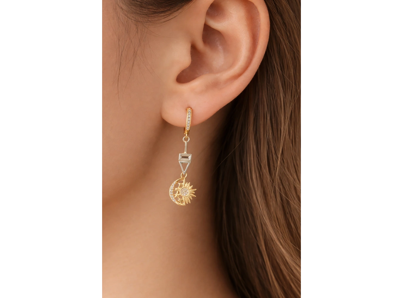 Altın Renk Taş Detayl Sallantılı 14K Altın Kaplama Küpe (Çift)