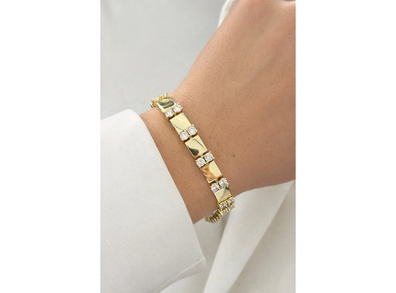 Altın Renk Taş Detaylı 14K Altın Kaplama CM Bileklik