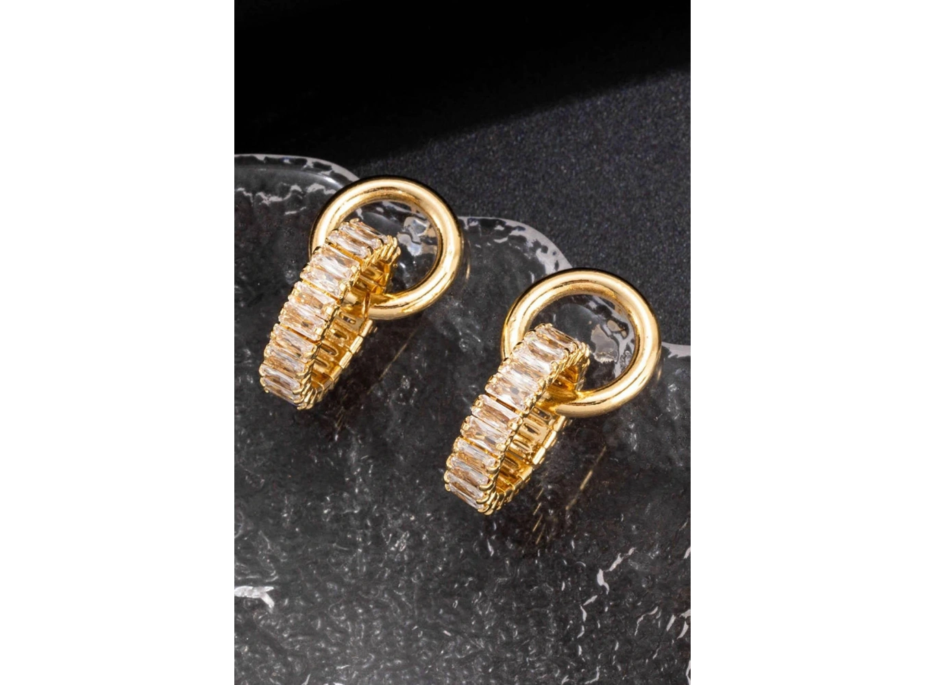 Altın Renk Taş Detaylı 14K Altın Kaplama Küpe (Çift)