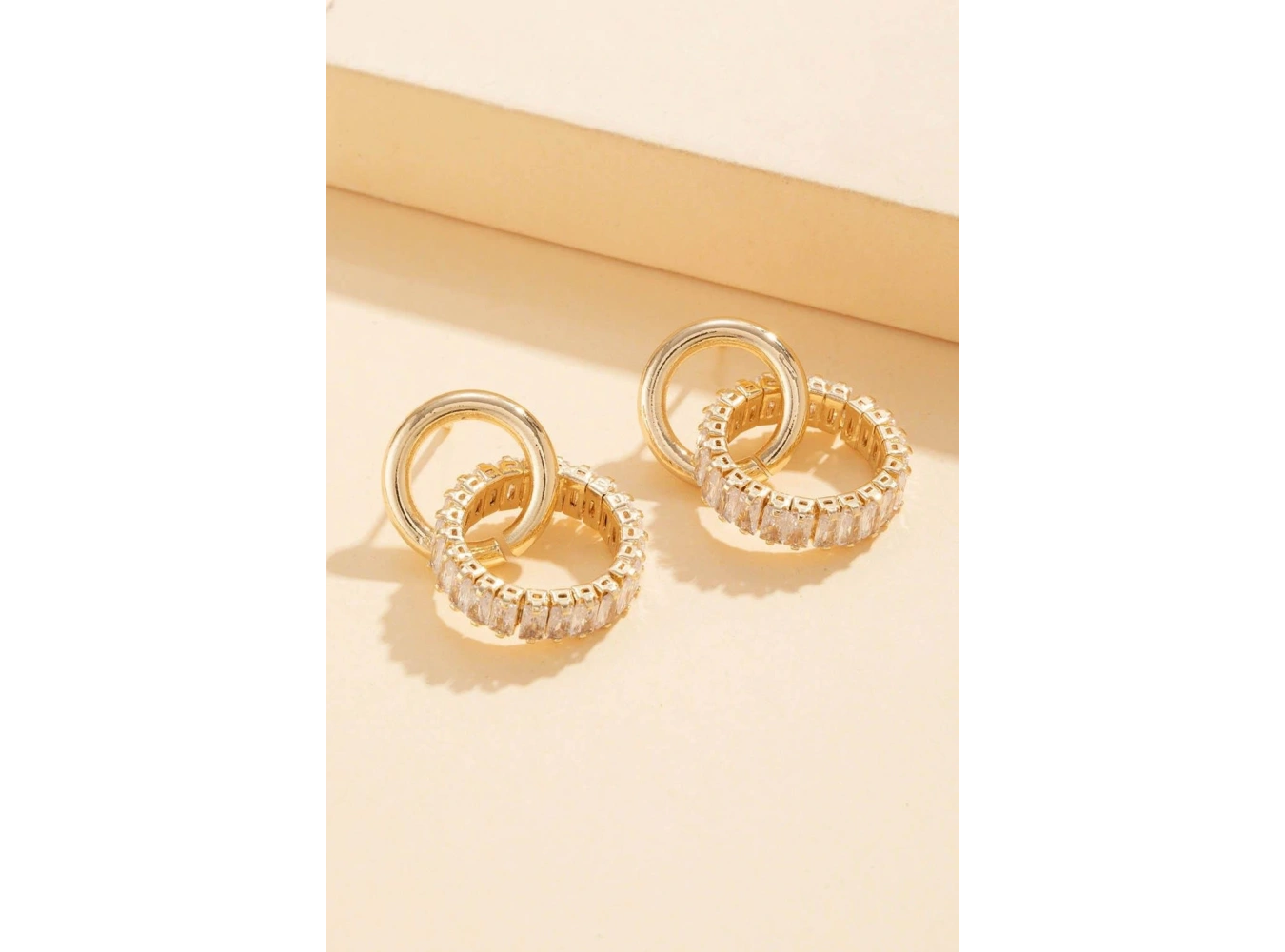 Altın Renk Taş Detaylı 14K Altın Kaplama Küpe (Çift)