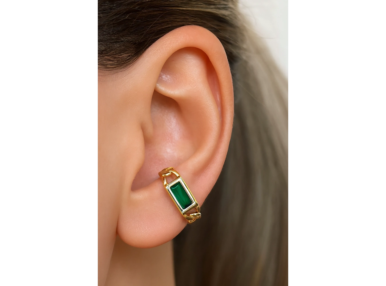 Altın Renk Taş Detaylı 14K Altın Kaplama TX Ear Cuff (Tek)
