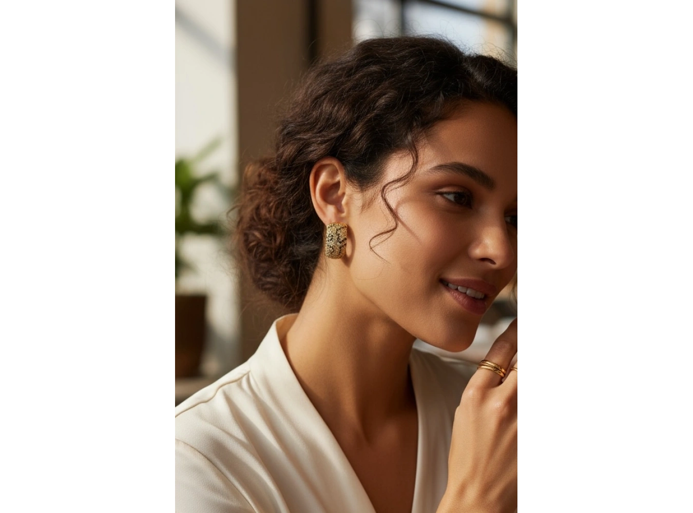 Altın Renk Taş Detaylı 14K Altın Kaplama TX Halka Küpe (Çift)