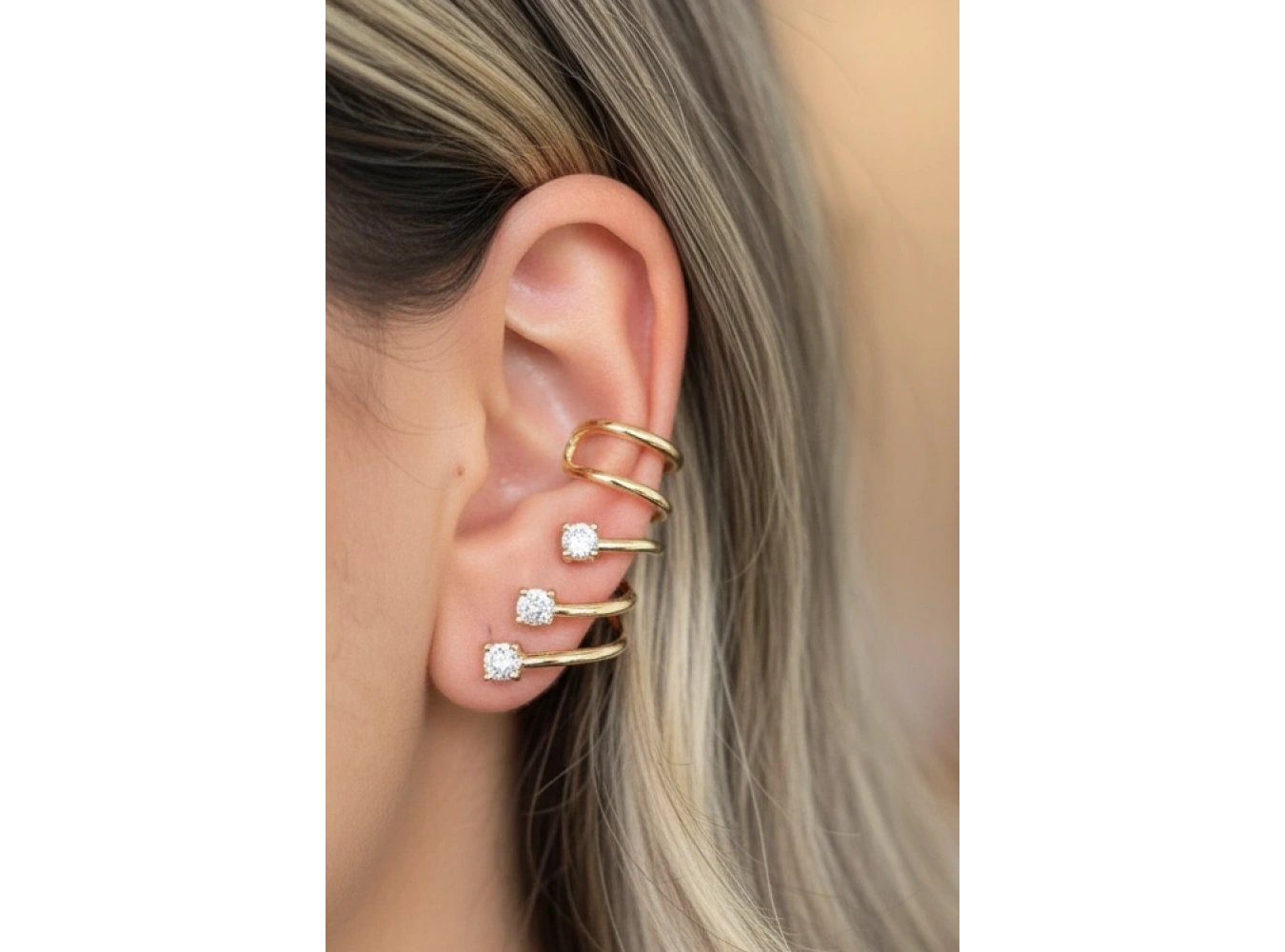 Altın Renk Taş Detaylı 14K Altın Kaplama TX Kulak Akseusarı (Tek)