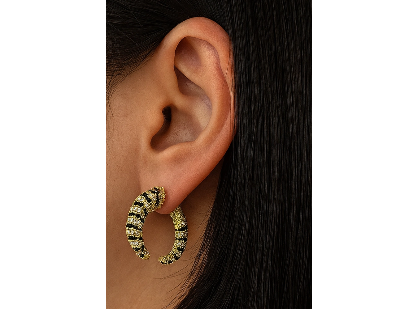 Altın Renk Taş Detaylı 14K Altın Kaplama TX Küpe (Çift)