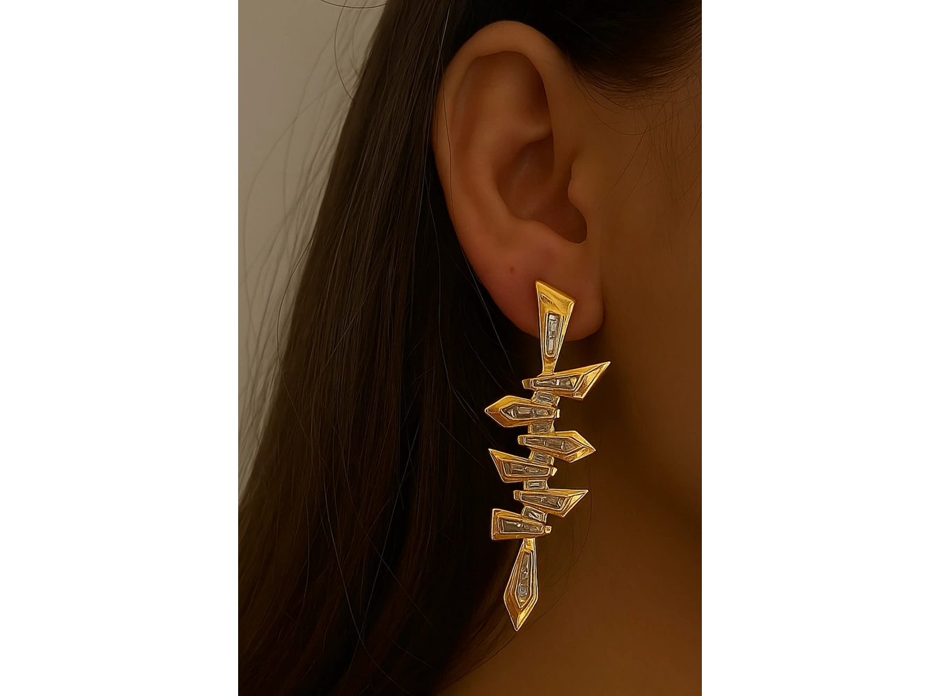 Altın Renk Taş Detaylı 14K Altın Kaplama TX Küpe (Çift)