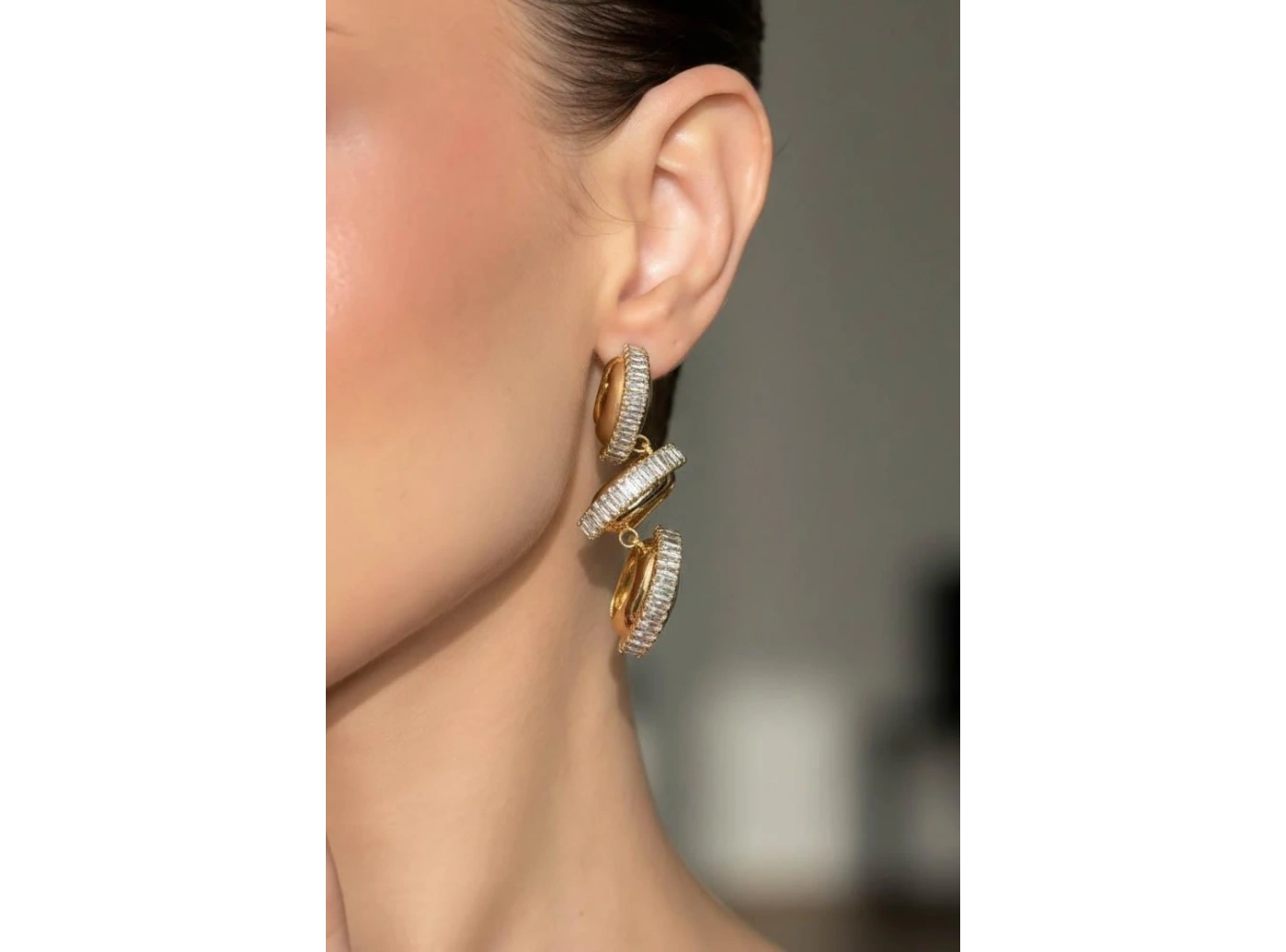 Altın Renk Taş Detaylı 14K Altın Kaplama TX Küpe (Çift)