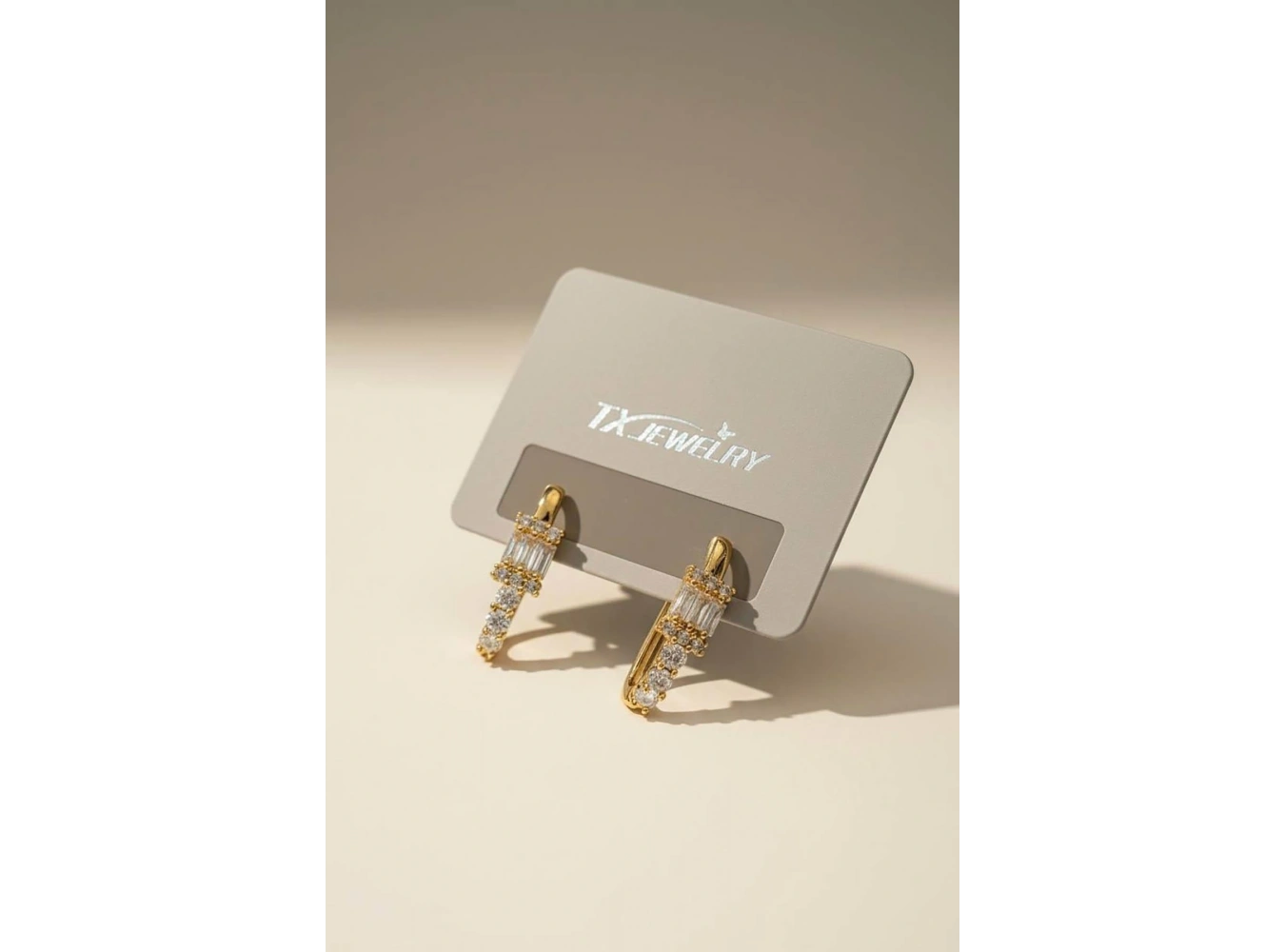 Altın Renk Taş Detaylı 14K Altın Kaplama Tx Küpe (Çift)