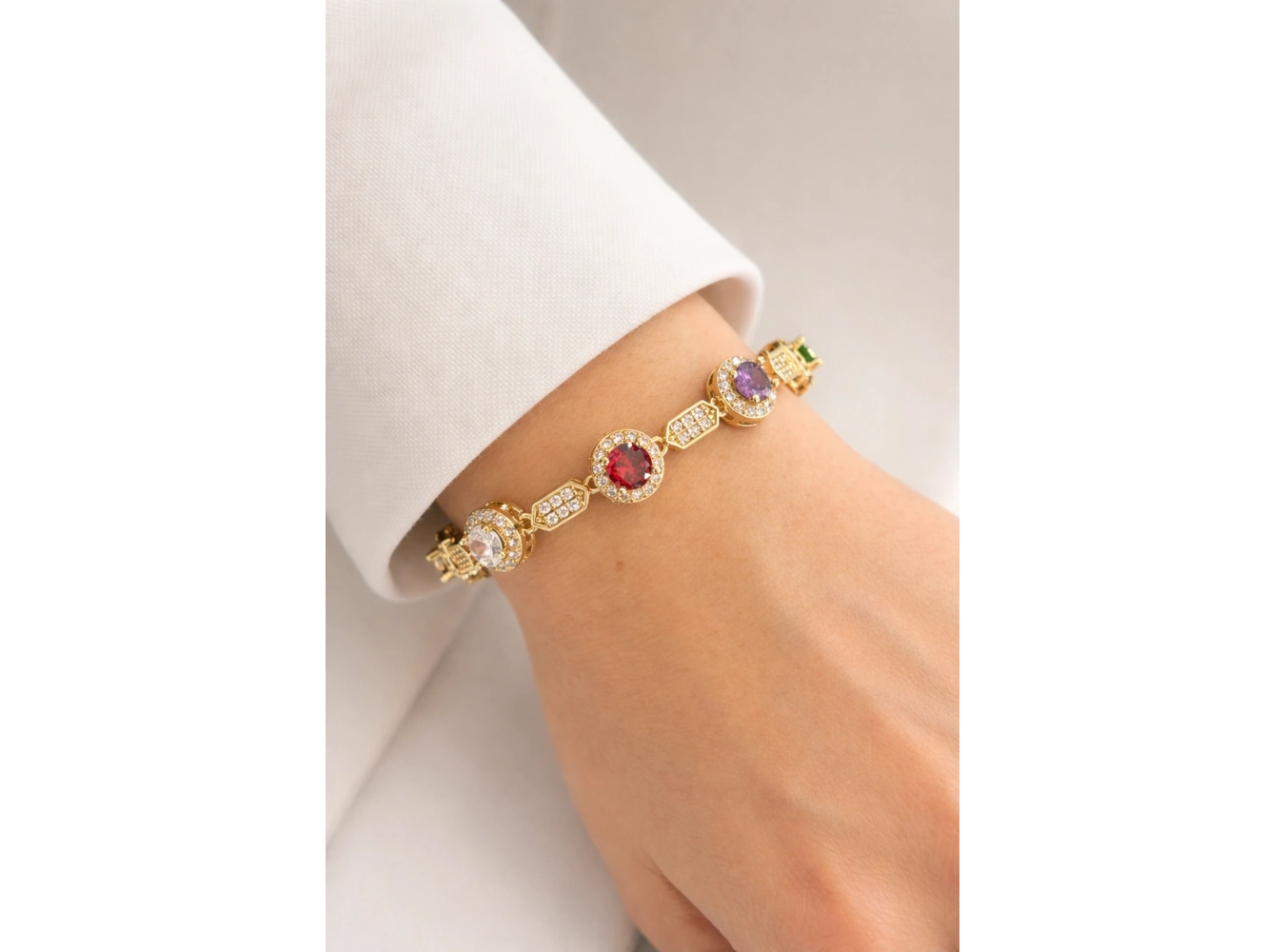 Altın Renk Taş Detaylı 14K Altın Kaplama VİP Bileklik