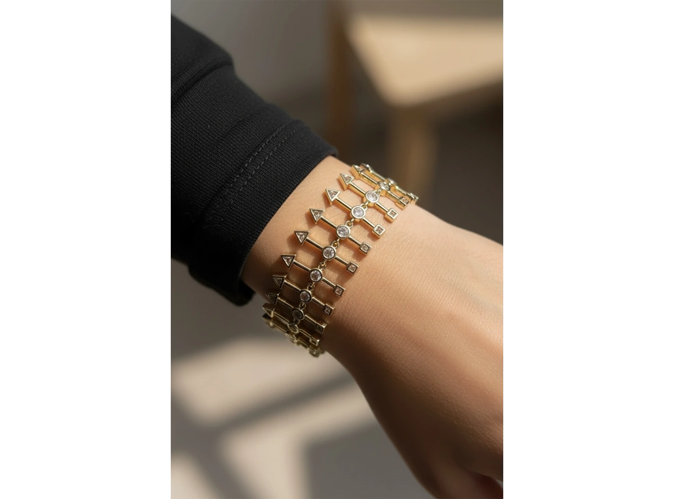 Altın Renk Taş Detaylı 14K Altın Kaplama VİP Bileklik