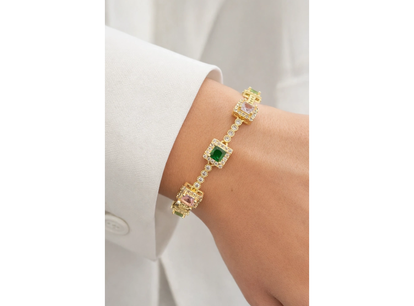 Altın Renk Taş Detaylı 14K Altın Kaplama VİP Bileklik