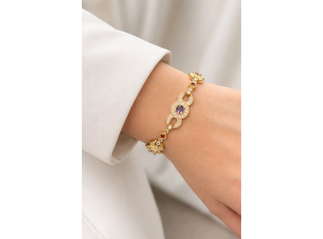 Altın Renk Taş Detaylı 14K Altın Kaplama VİP Bileklik