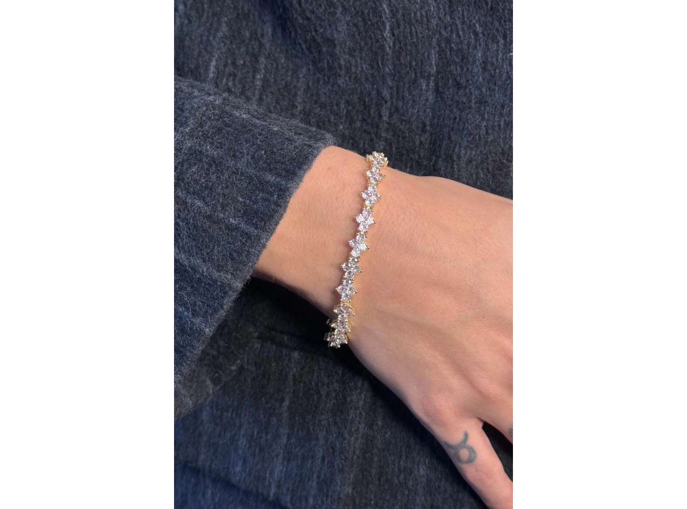 Altın Renk Taş Detaylı 14K Altın Kaplama VİP Bileklik