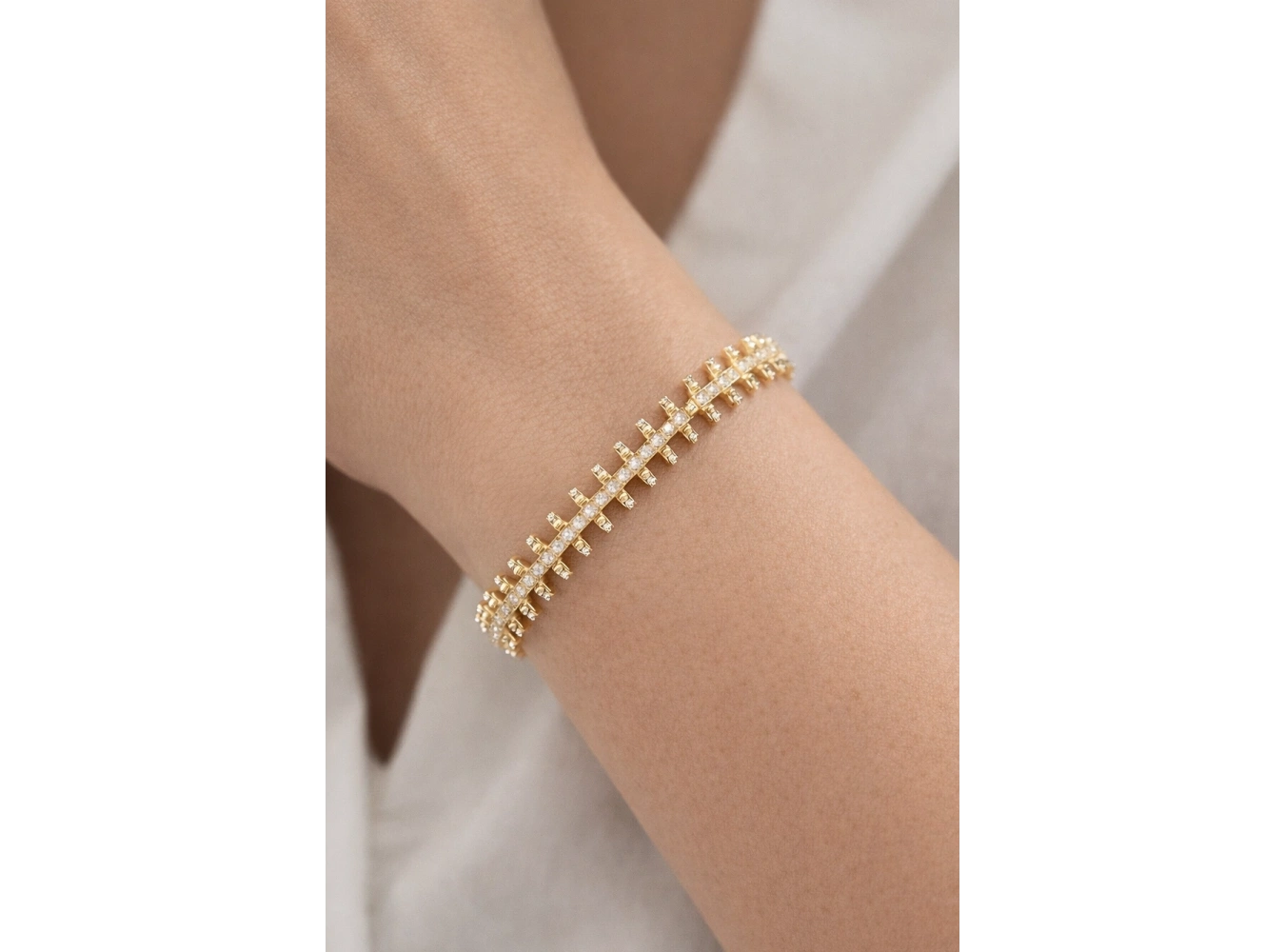 Altın Renk Taş Detaylı 14K Altın Kaplama VİP Bileklik