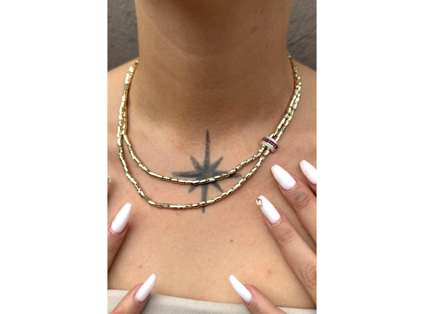 Altın Renk Taş Detaylı 14K Altın Kaplama VİP Kolye